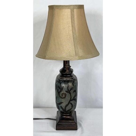 Vintage Ceramic Table Lamp Etched Floral w/ Shade & Ornate Pull Chain 18" - Picture 6 of 12